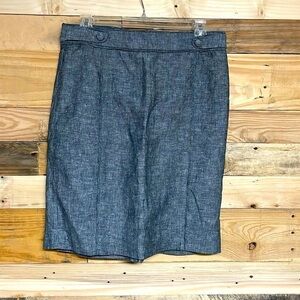 Banana Republic size 8 gray pencil skirt with button detail